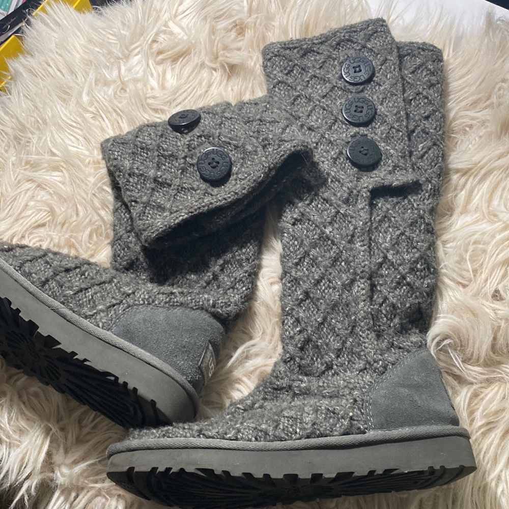 UGG BOOTS size 7 - 7.5